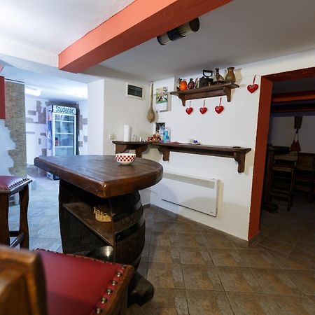 Apartman Royal Slavonski Brod Exterior foto