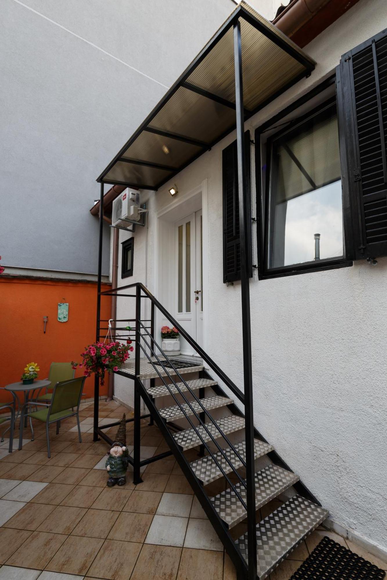 Apartman Royal Slavonski Brod Exterior foto