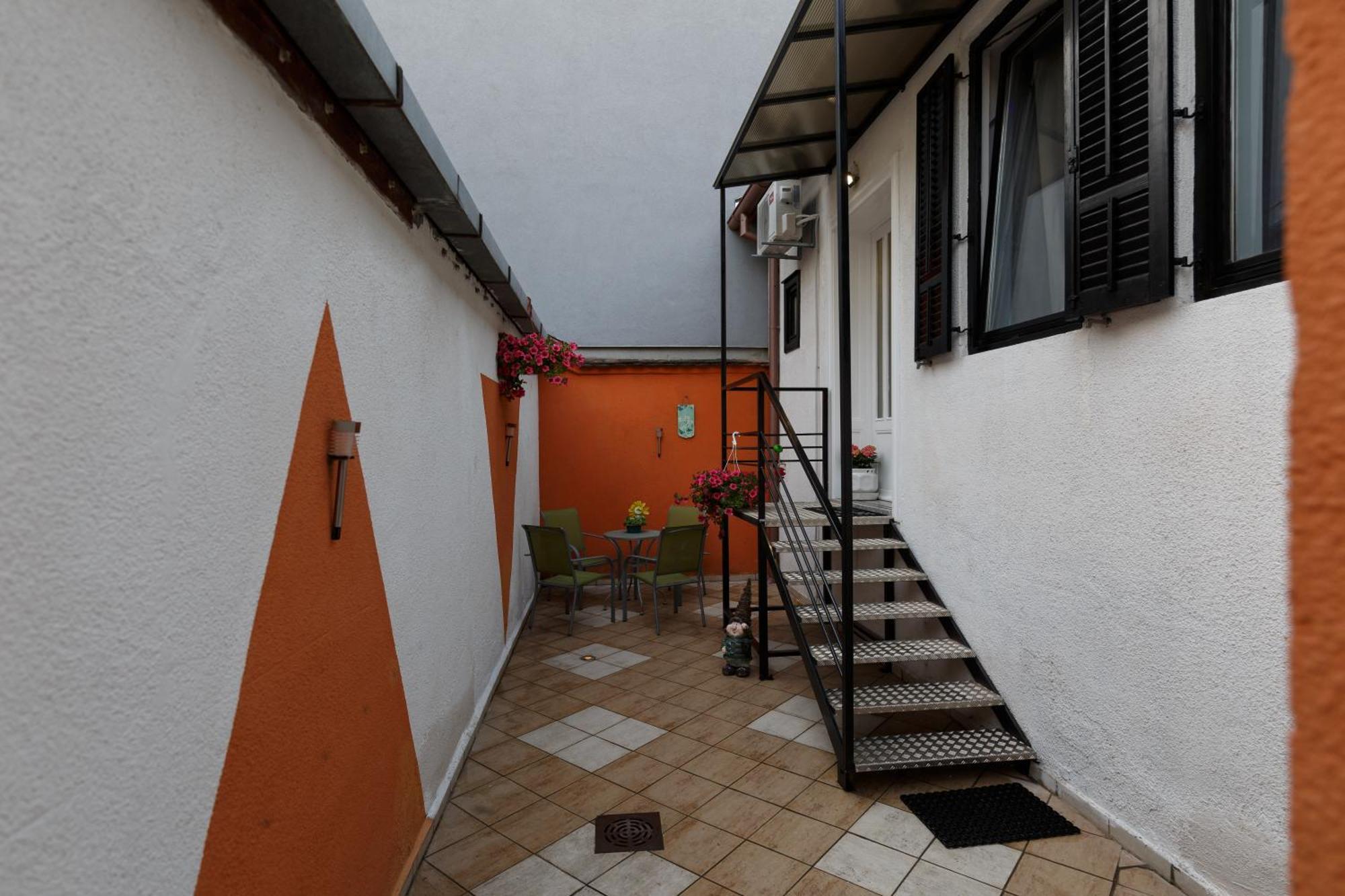 Apartman Royal Slavonski Brod Exterior foto