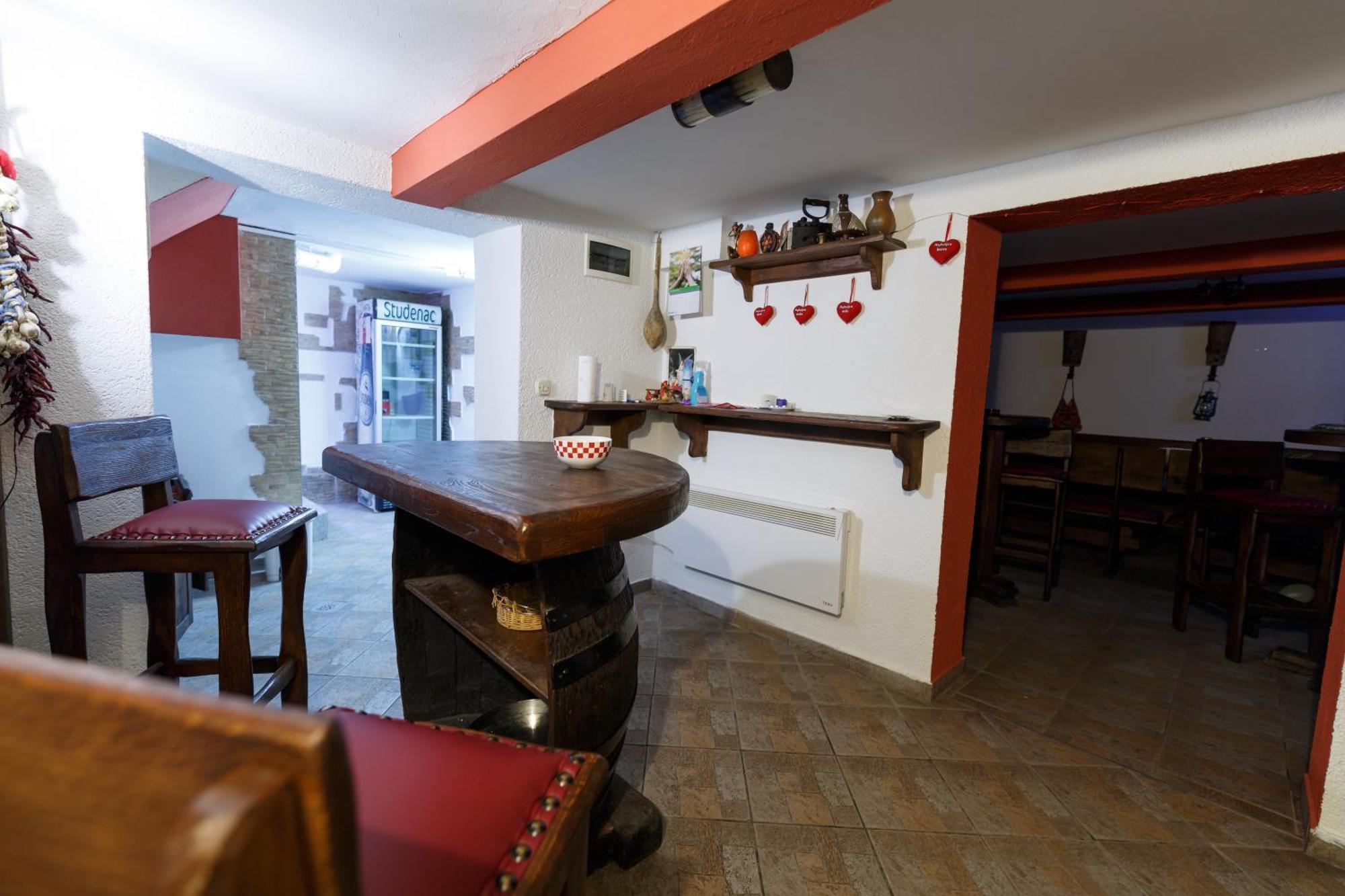 Apartman Royal Slavonski Brod Exterior foto